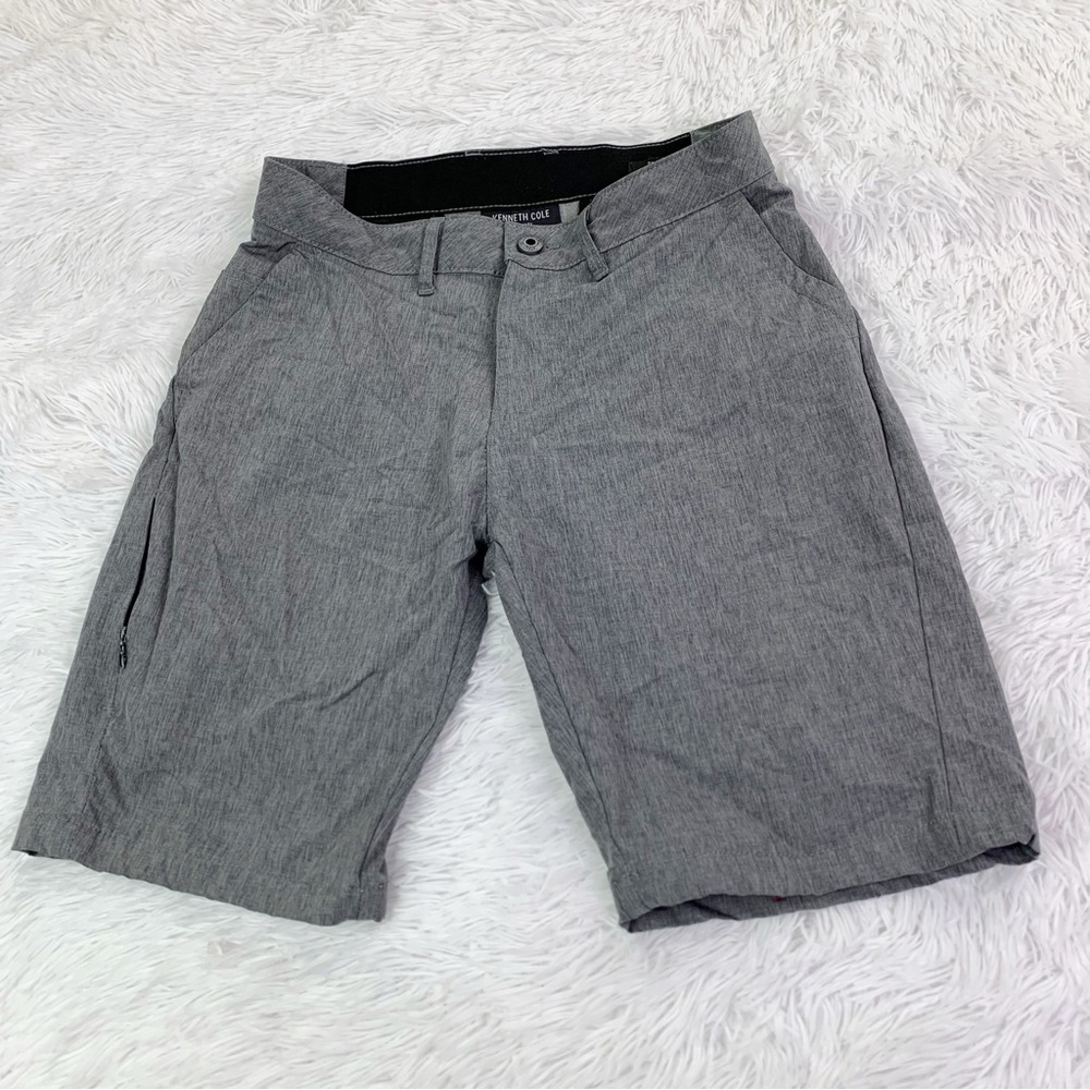 Kenneth Cole Men's‎ stretch casual Shorts in grey with zipped pocket